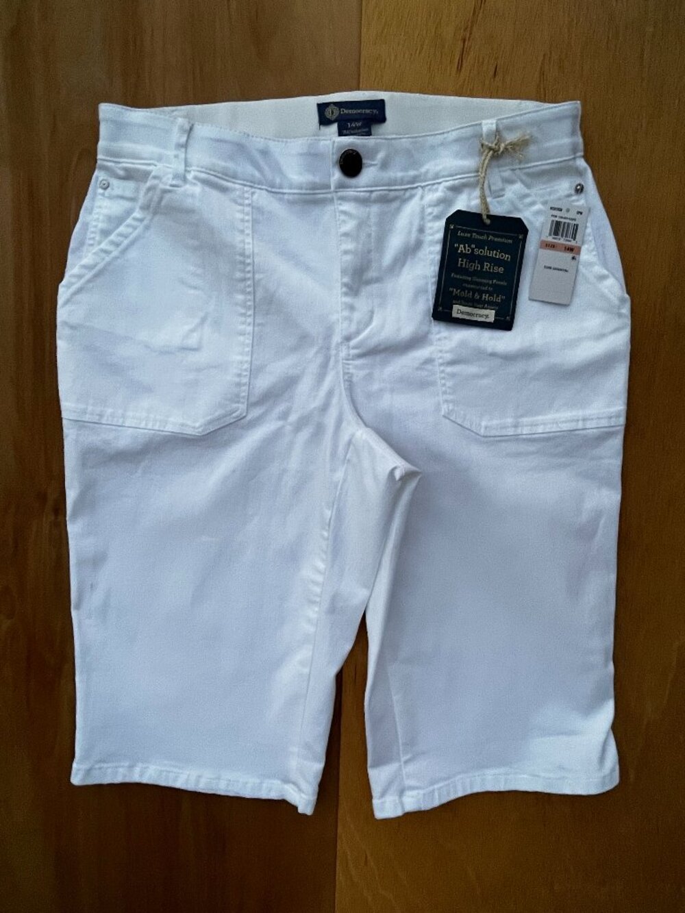 DEMOCRACY AB SOLUTION WHITE SHORTS Women’s sz 14W High Rise Stretch NEW